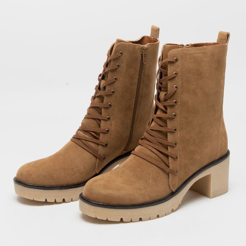 NWOT Oasis Society Jamie Womens Hiker Boots (Ivory)